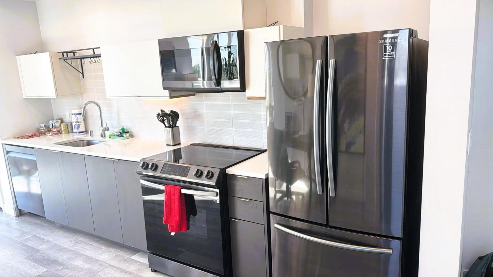 Aparthotel Stayspro - Hollywood Homes Minutes To Everything Spacious And Free Parking *